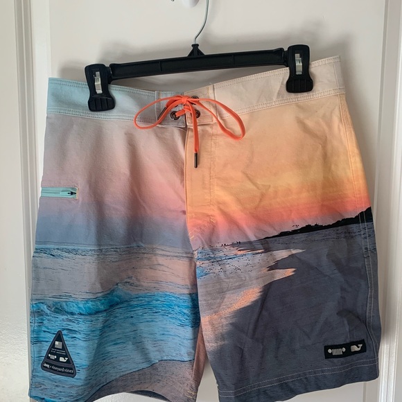 Vineyard Vines Jeep Collection 7 Inch On-The-Go Boardshorts - Picture 1 of 3